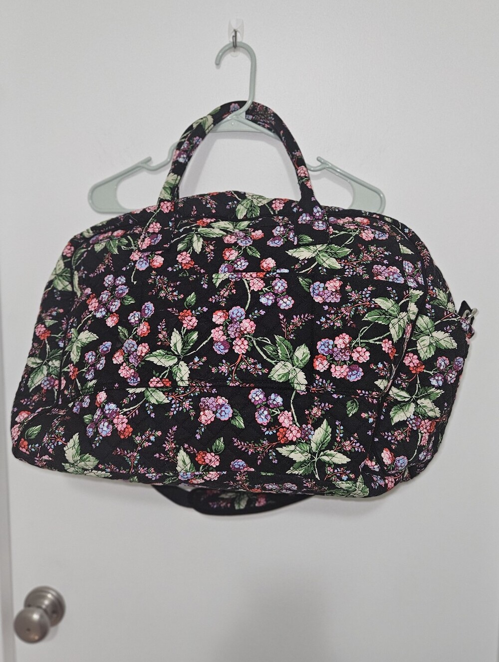 Vera Bradley Black Quilted Floral Purple Pink Green Travel Bag Removable Strap - Picture 2 of 4
